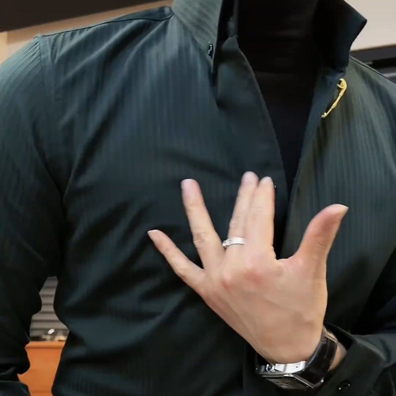 New Design🤳Men’s Sleek Striped Shirt👔